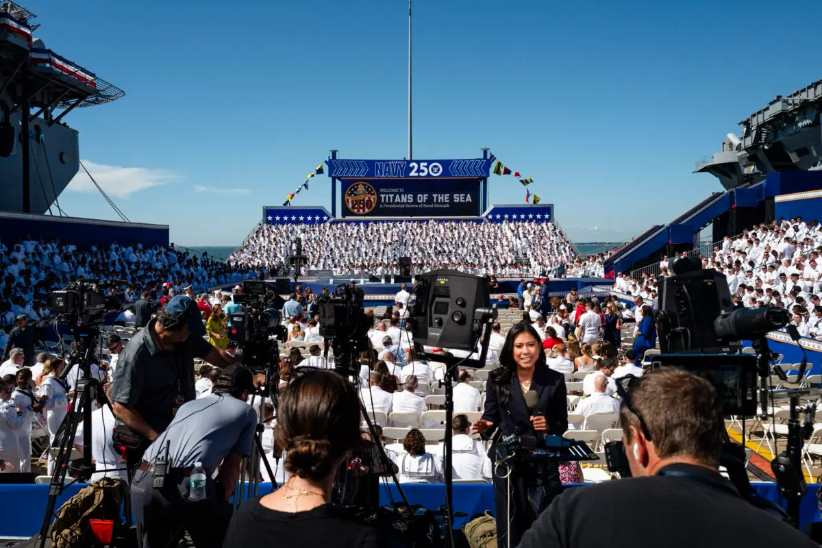 Prensa en "America’s Navy 250 — Titans of the Sea: A Salute to the Fleet" en Norfolk, Virginia, el 5 de octubre de 2025. (Madalina Kilroy/The Epoch Times)