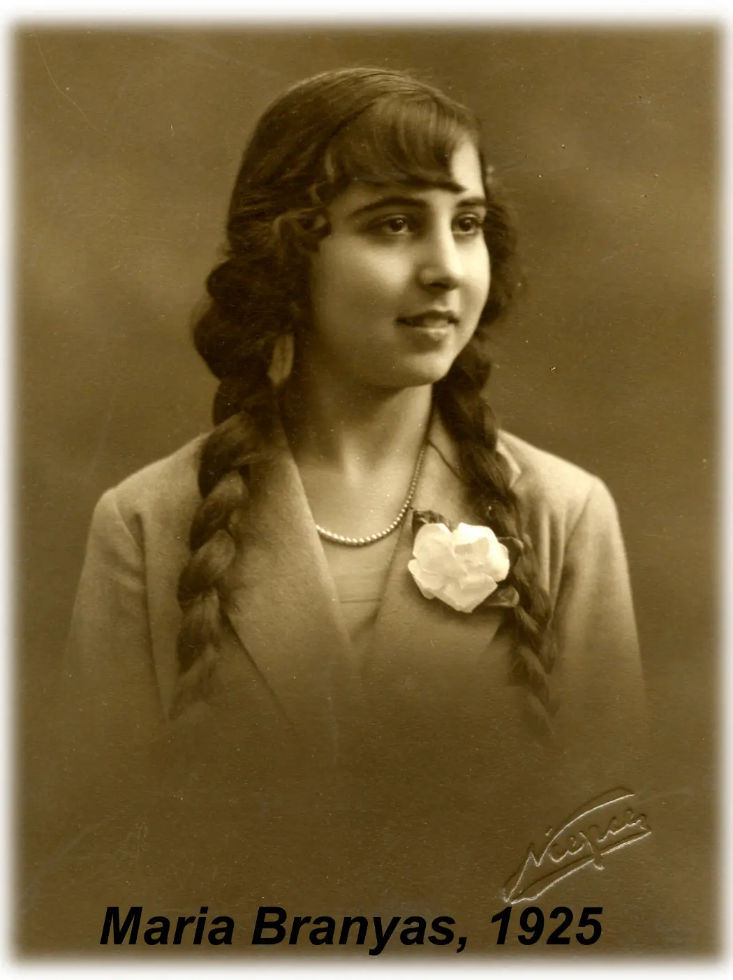 Una fotografía de María Branyas Morera cuando era joven en 1925. (Cortesía de la familia Manel Esteller/Maria Branyas vía Eloy Santos)