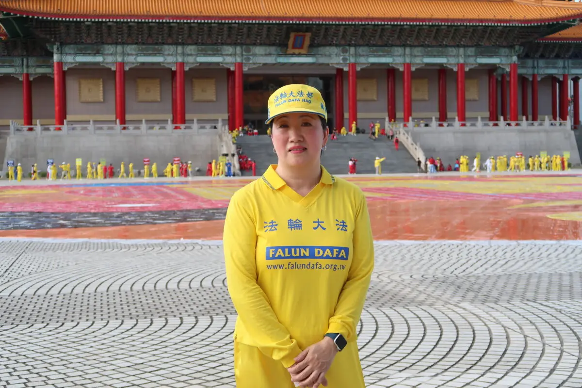 <em>Chen Hui en la Plaza de la Libertad de Taipéi, Taiwán, el 18 de octubre de 2025. Frank Fang/The Epoch Times</em>