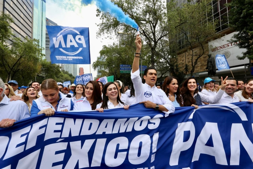 Jorge Romero, dirigente nacional del PAN en marcha previa al evento de relanzamiento del PAN en la Ciudad de México, el 18 de octubre 2025. (Cortesía del Partido Acción Nacional)