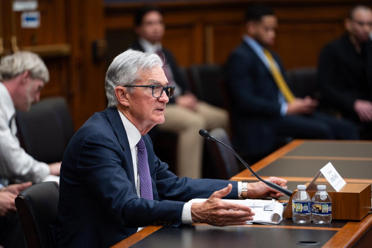 El presidente de la Reserva Federal, Jerome Powell, testifica ante el Comité de Política Monetaria de la Cámara de Diputados en Washington el 12 de febrero de 2025. (Madalina Vasiliu/The Epoch Times)