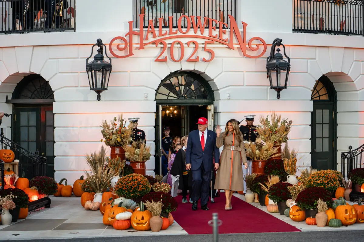 <em>El presidente Donald Trump y la primera dama Melania Trump celebran Halloween en la Casa Blanca el 30 de octubre de 2025. (Madalina Kilroy/The Epoch Times)</em>