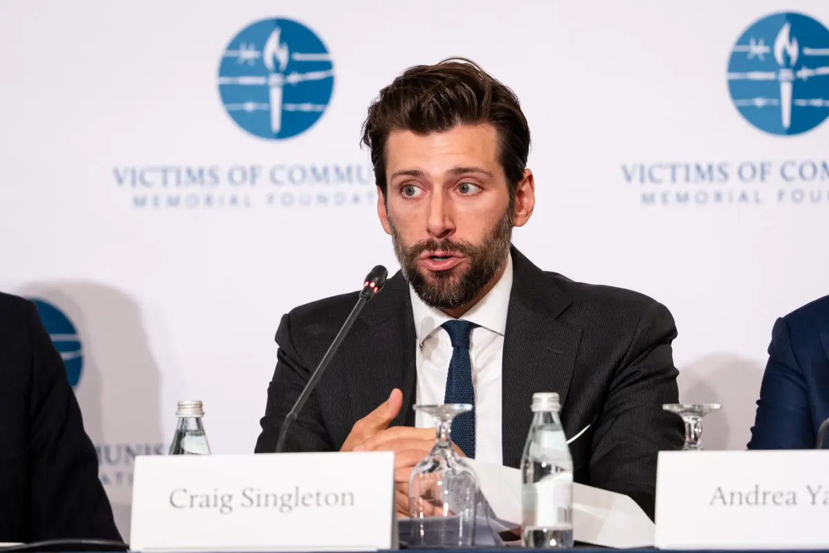 Craig Singleton, director sénior del Programa de China e investigador principal de la Fundación para la Defensa de las Democracias, interviene durante el Foro de China en Washington el 28 de octubre de 2025. (Madalina Kilroy/The Epoch Times)