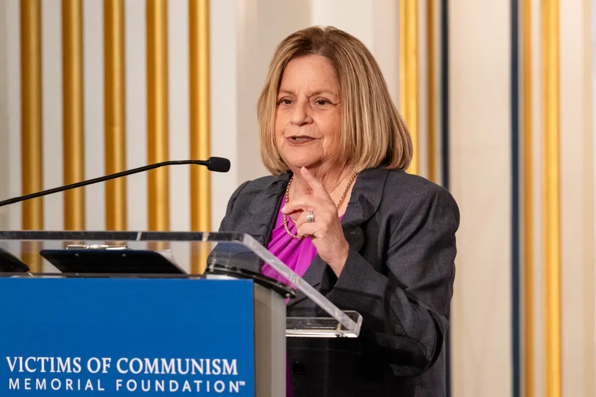 Ileana Ros-Lehtinen, exrepresentante de Estados Unidos y expresidenta del Comité de Asuntos Exteriores de la Cámara de Representantes, habla durante el Foro de China en Washington el 28 de octubre de 2025. (Madalina Kilroy/The Epoch Times)