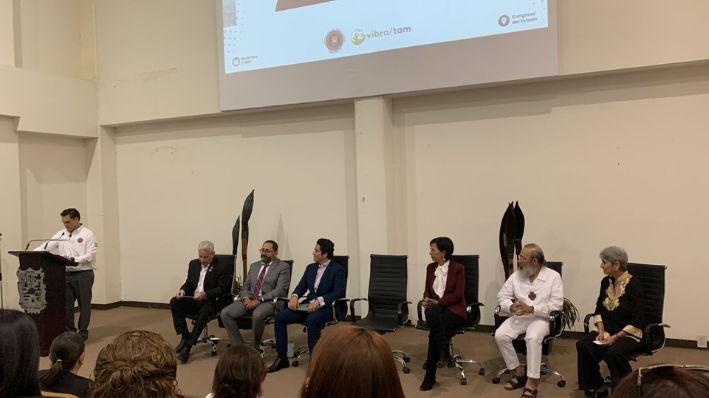 Panelistas en el primer Foro de Salud Mental e Integrativa en el Congreso del Estado de Tamaulipas, el 3 de noviembre de 2025. (The Epoch Times)