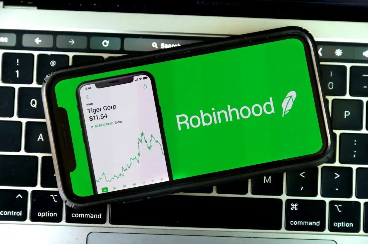 El logotipo de Robinhood aparece en un iPhone en San Anselmo, California, el 17 de diciembre de 2020. (Justin Sullivan/Getty Images)