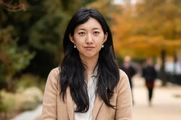 <em>Grace Jin Drexel tras testificar ante la Comisión Ejecutiva del Congreso sobre China (CECC) en el Capitolio el 20 de noviembre de 2025. (Madalina Kilroy/The Epoch Times)</em>