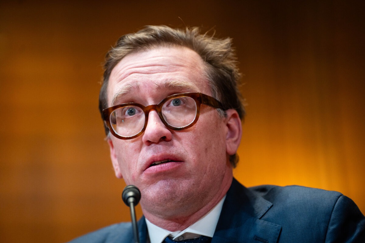 Nathaniel Raymond, director ejecutivo del laboratorio de investigación humanitaria de la Escuela de Salud Pública de Yale, testifica durante una audiencia en el Capitolio, en Washington, el 3 de diciembre de 2025. (Madalina Kilroy/The Epoch Times).